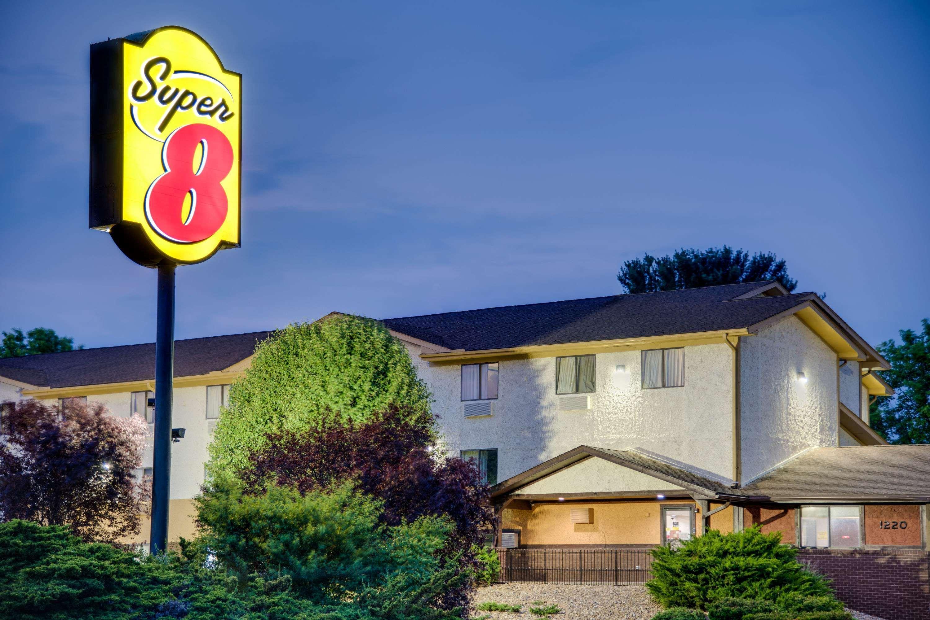Super 8 By Wyndham Hagerstown I-70 Motel Exterior photo