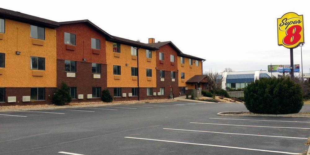 Super 8 By Wyndham Hagerstown I-70 Motel Exterior photo